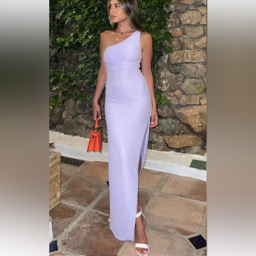 Elegant Lavender Sleeveless Dress